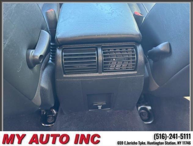 used 2008 Jeep Commander car, priced at $10,999