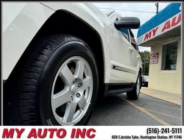 used 2010 Jeep Grand Cherokee car, priced at $10,999