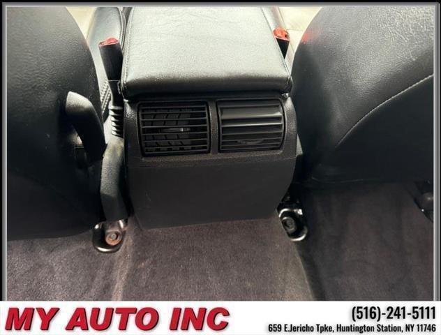 used 2010 Jeep Grand Cherokee car, priced at $10,999