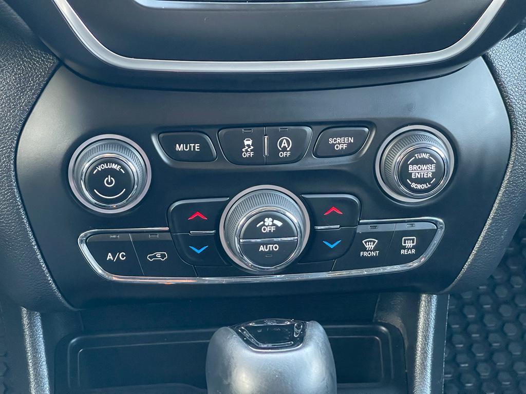 used 2020 Jeep Cherokee car, priced at $17,475