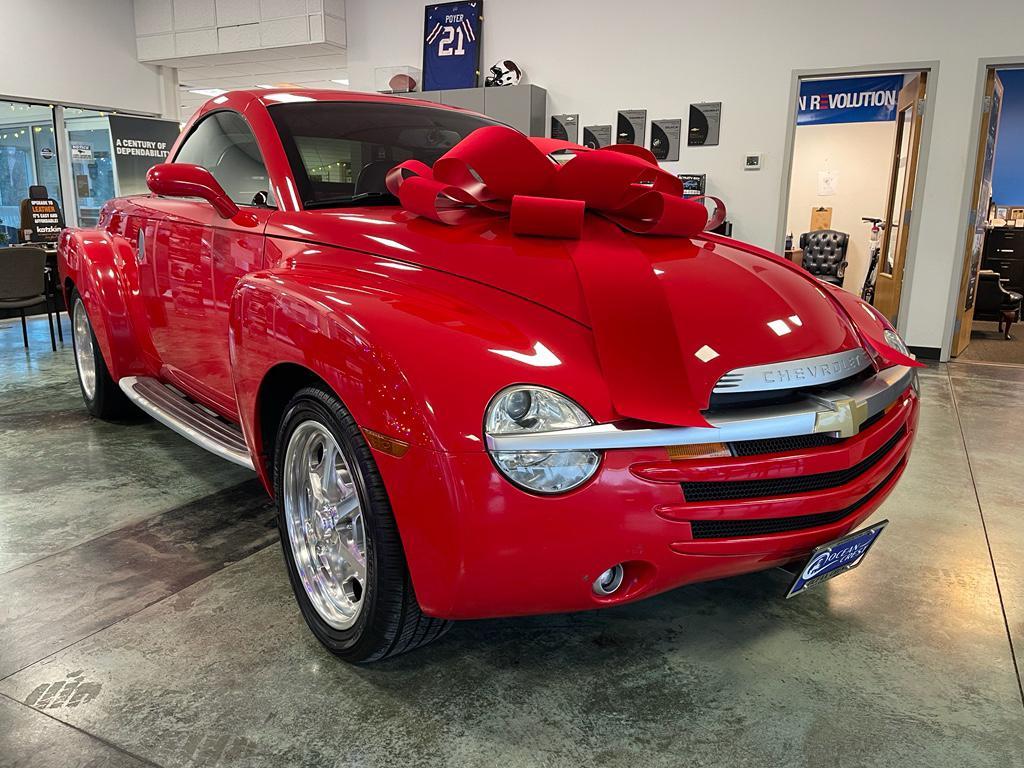 used 2005 Chevrolet SSR car, priced at $21,995