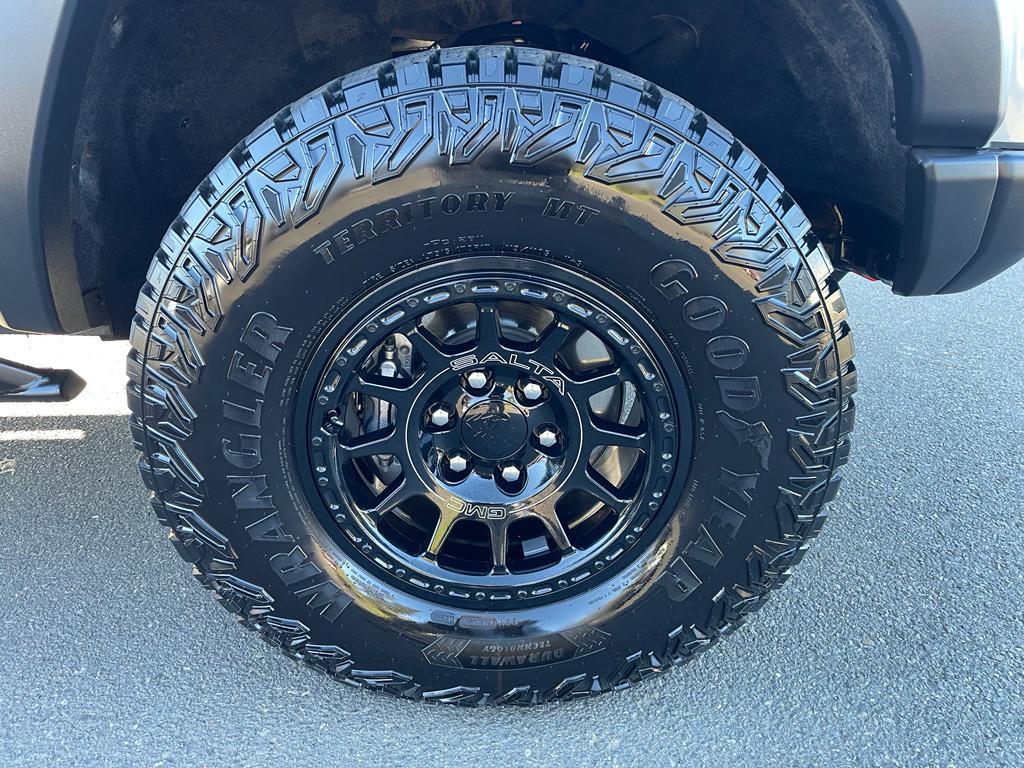 used 2024 GMC Canyon car, priced at $50,989