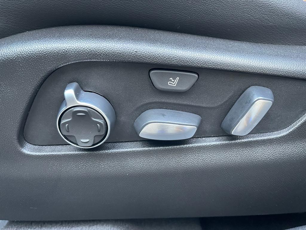 used 2021 Cadillac XT4 car, priced at $26,250