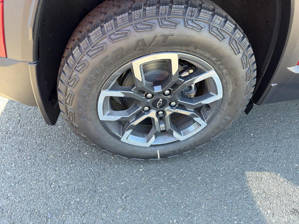 new 2026 Chevrolet Equinox car, priced at $36,425