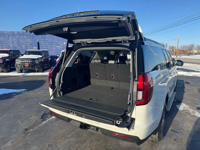 new 2026 Ford Expedition Max car, priced at $75,117