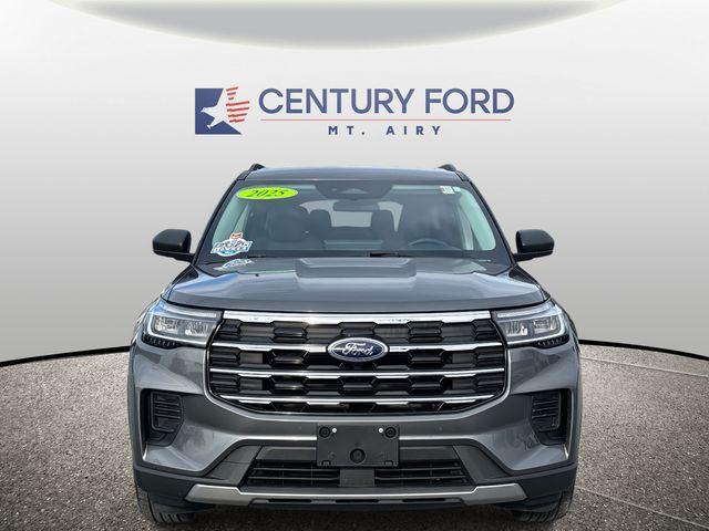 used 2025 Ford Explorer car, priced at $39,000