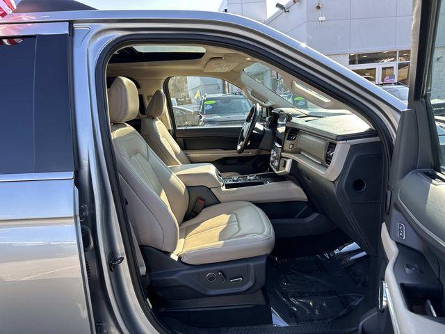 used 2024 Ford Expedition car, priced at $41,813