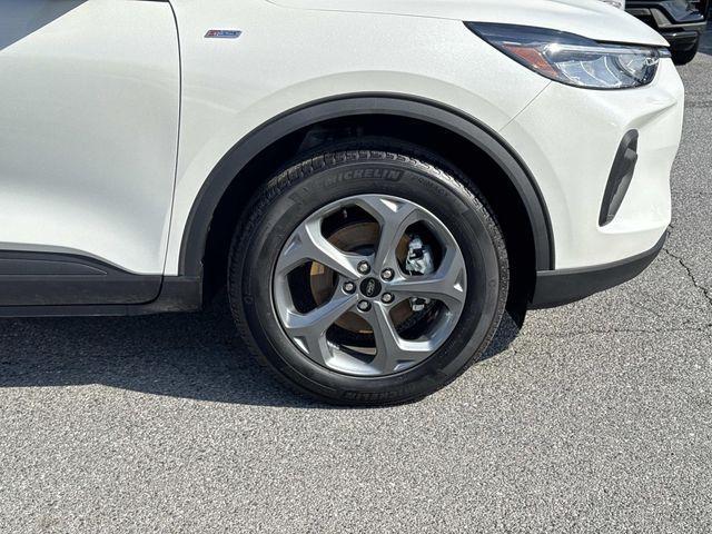 used 2025 Ford Escape car, priced at $25,345