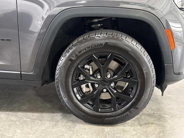 used 2024 Jeep Grand Cherokee L car, priced at $33,390