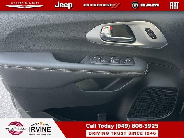 new 2025 Chrysler Pacifica car, priced at $53,040