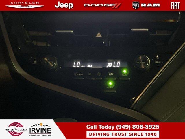 used 2024 Toyota Camry Hybrid car, priced at $23,887