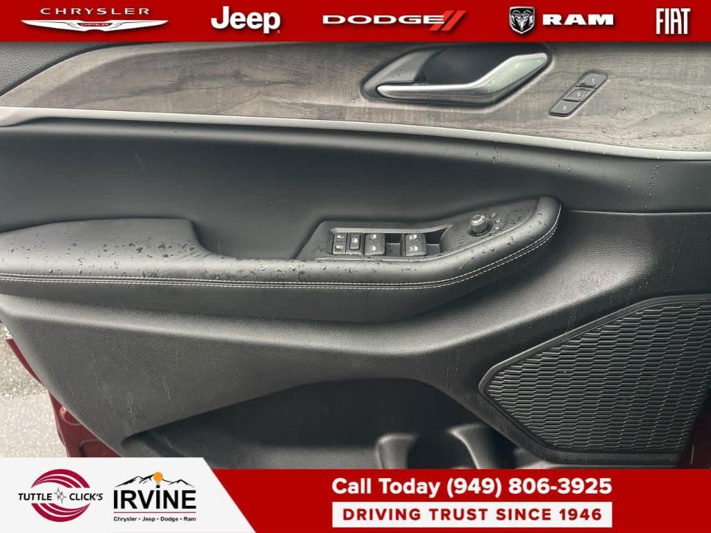 new 2025 Jeep Grand Cherokee car, priced at $54,235