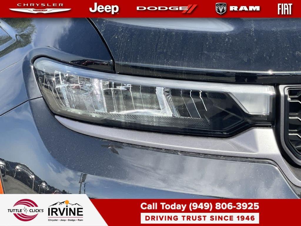 new 2026 Jeep Grand Cherokee car, priced at $48,025