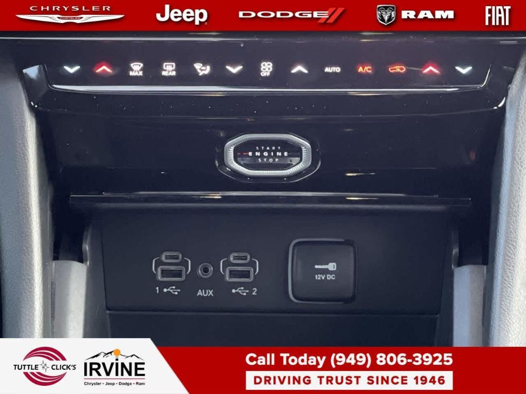 new 2026 Jeep Grand Cherokee car, priced at $48,580