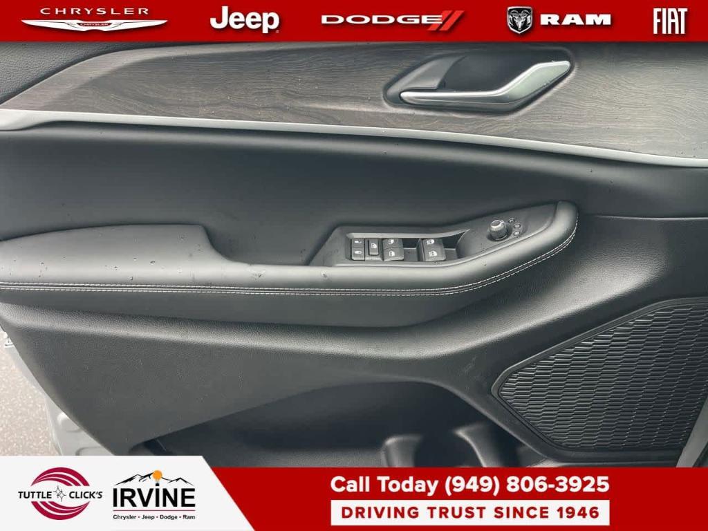 new 2026 Jeep Grand Cherokee car, priced at $49,520