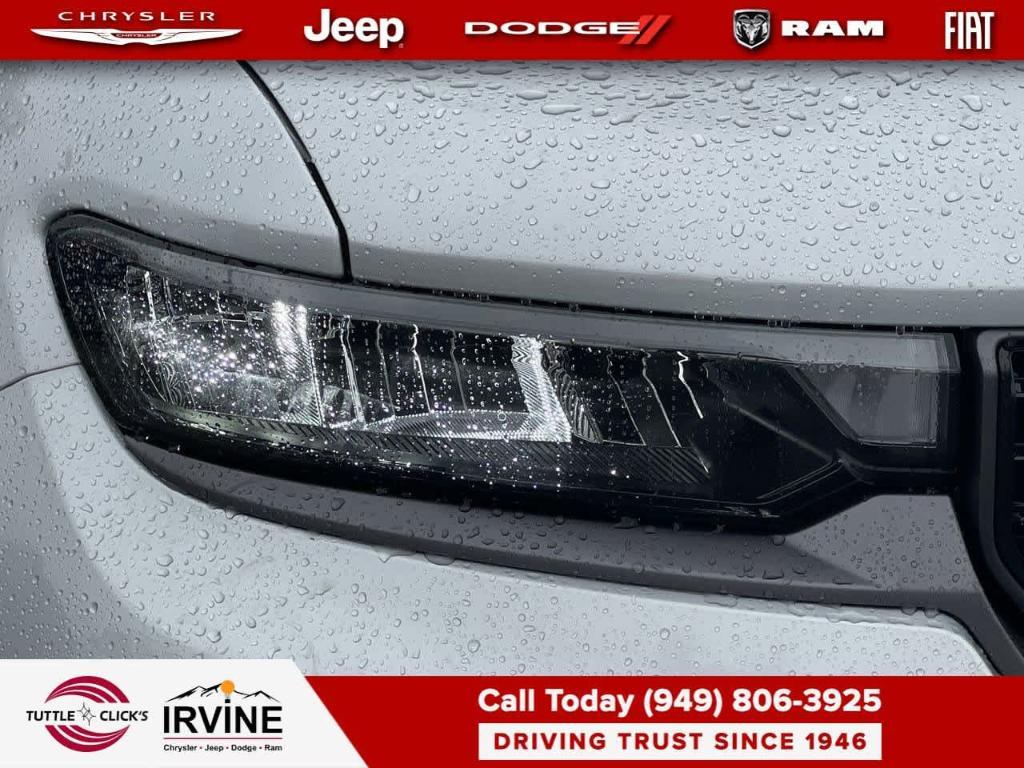 new 2026 Jeep Grand Cherokee car, priced at $49,520