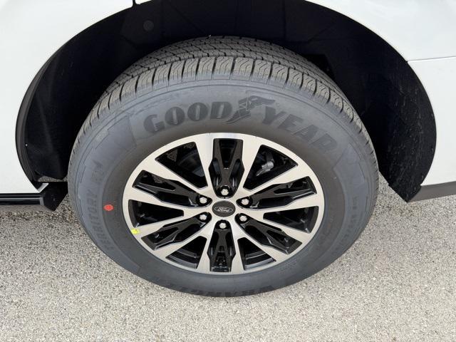 new 2025 Ford Expedition car, priced at $73,469