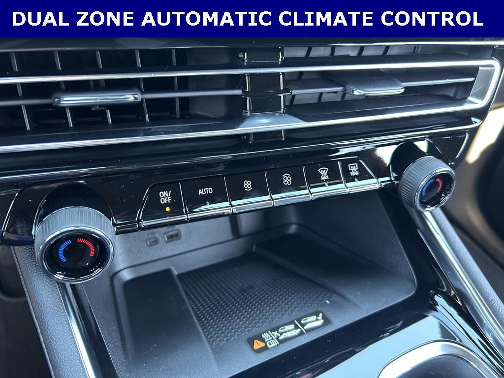 new 2026 Chevrolet Traverse car, priced at $37,930