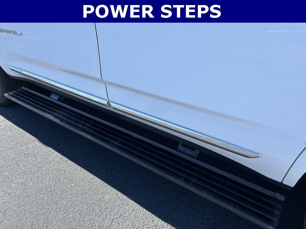 used 2021 GMC Yukon car, priced at $41,299