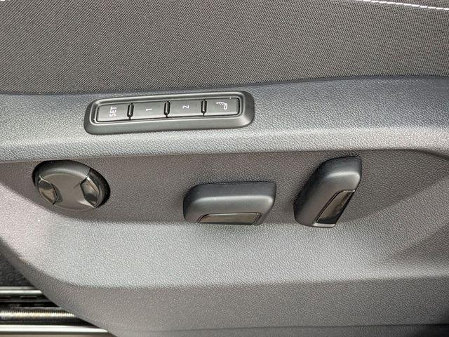 new 2025 Volkswagen Atlas car, priced at $48,151