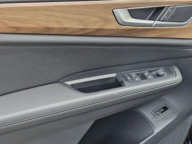 new 2025 Volkswagen Atlas car, priced at $39,633