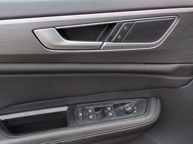 new 2026 Volkswagen Atlas Cross Sport car, priced at $39,216