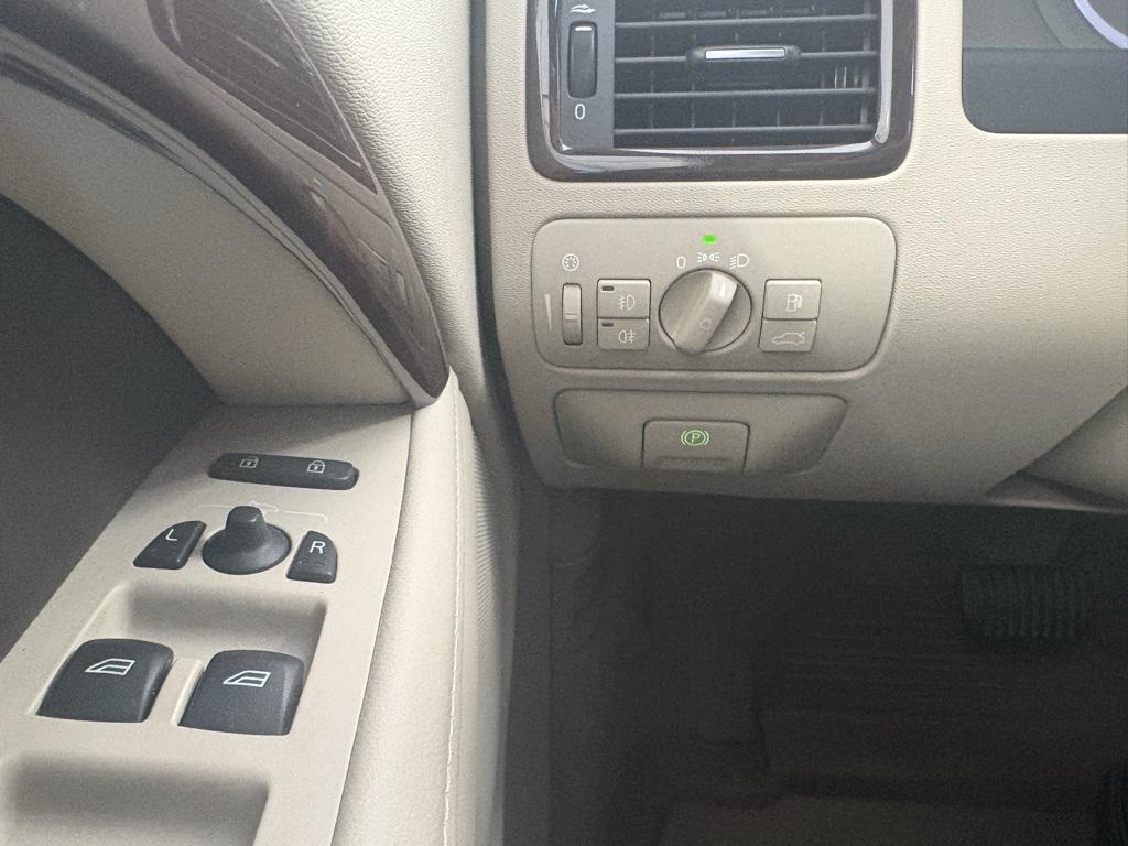 used 2011 Volvo S80 car, priced at $11,900