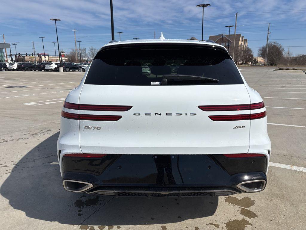 new 2026 Genesis GV70 car