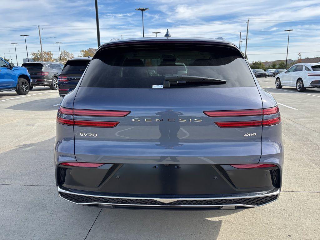 new 2026 Genesis GV70 car