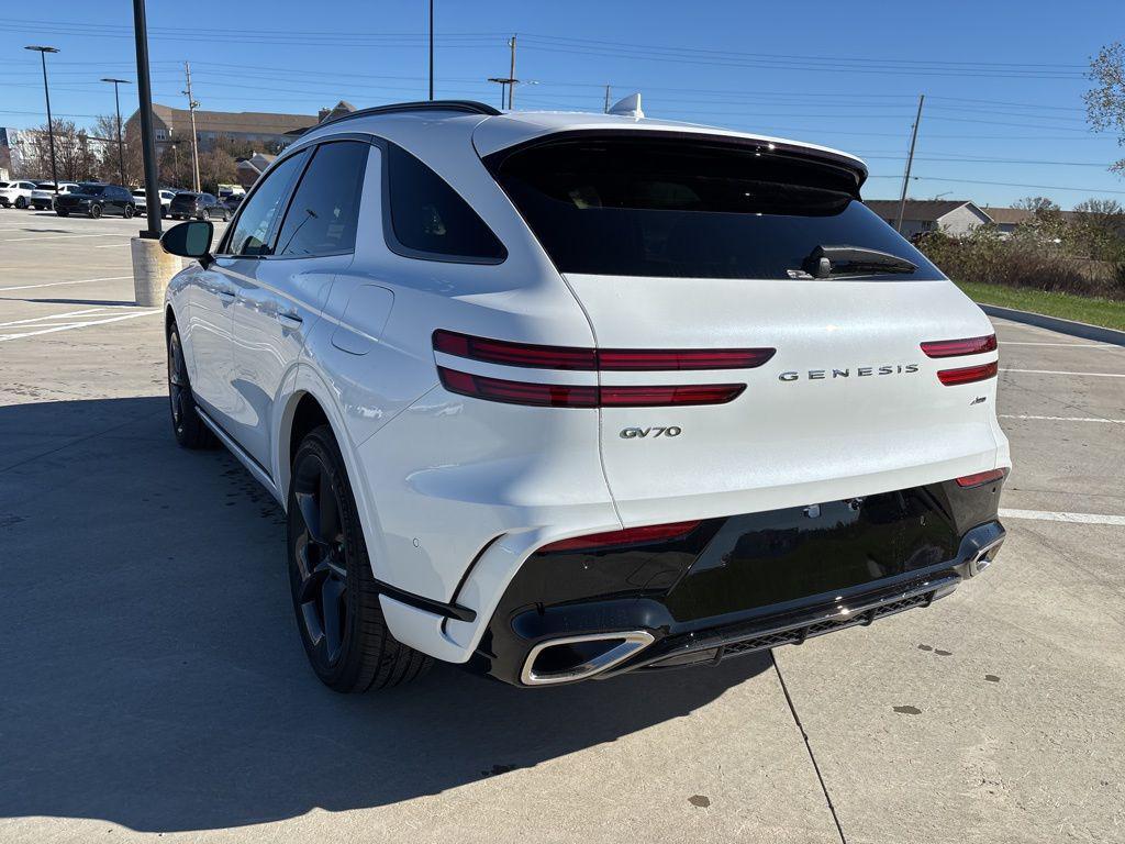 new 2026 Genesis GV70 car