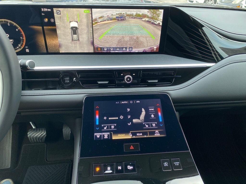 new 2025 INFINITI QX80 car, priced at $101,894