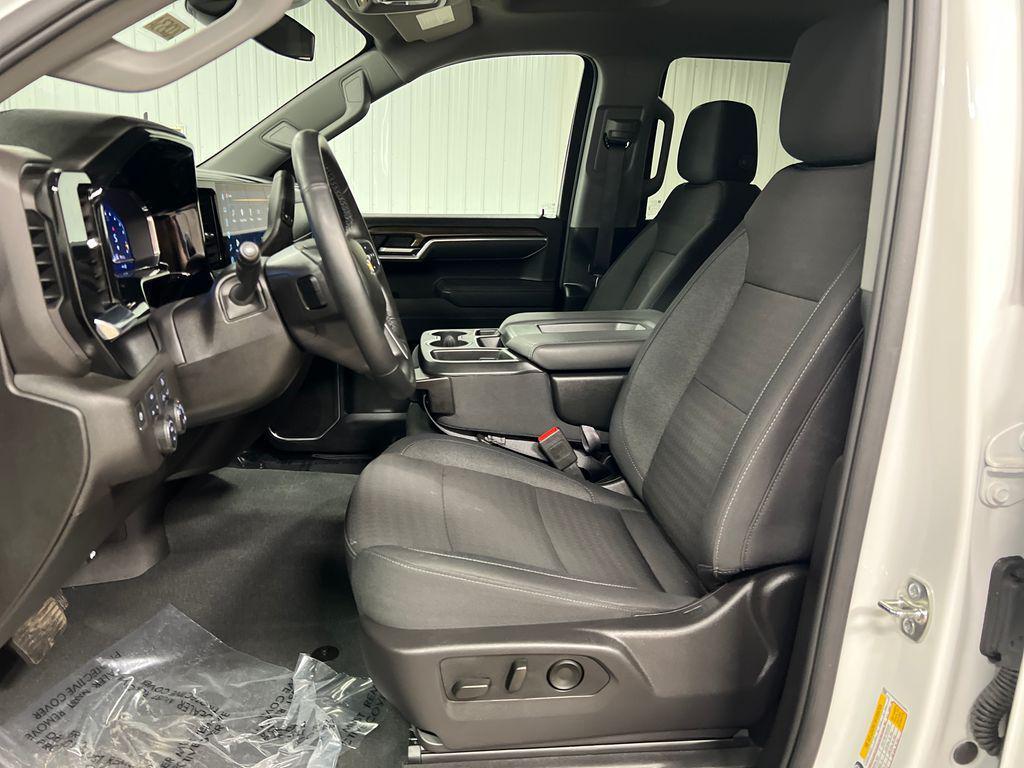 used 2025 Chevrolet Silverado 1500 car, priced at $41,976