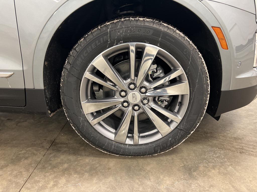 new 2026 Cadillac XT5 car, priced at $61,290