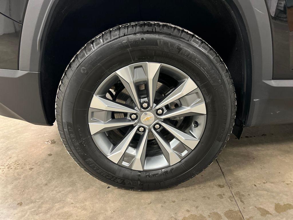 used 2025 Chevrolet Equinox car, priced at $26,880