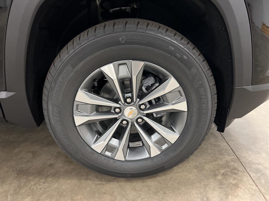 new 2026 Chevrolet Equinox car, priced at $35,195