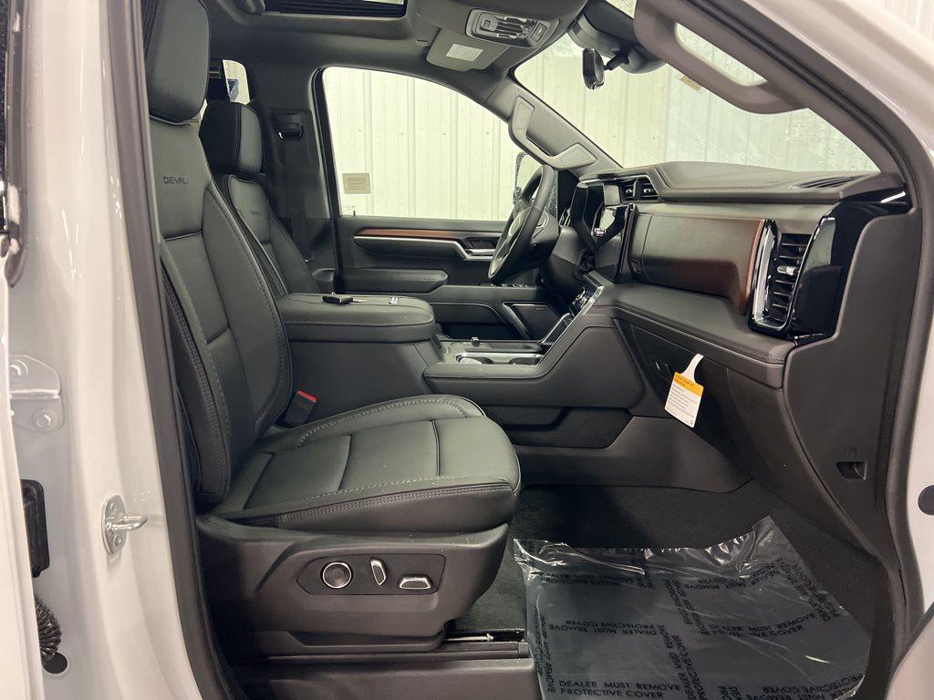 new 2026 GMC Sierra 2500 car, priced at $80,820