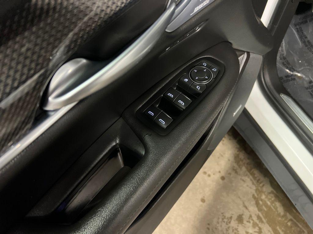 used 2023 Cadillac XT5 car, priced at $39,487