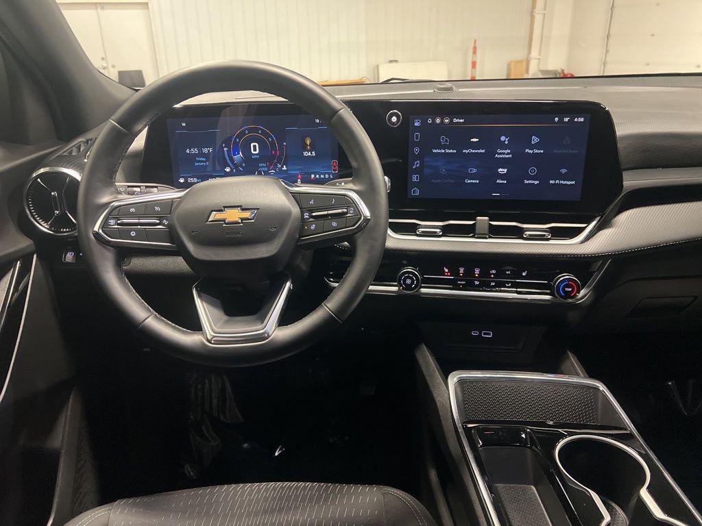 used 2025 Chevrolet Equinox car, priced at $27,890