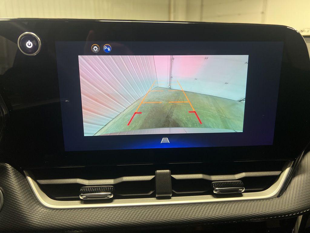 used 2025 Chevrolet Equinox car, priced at $27,890