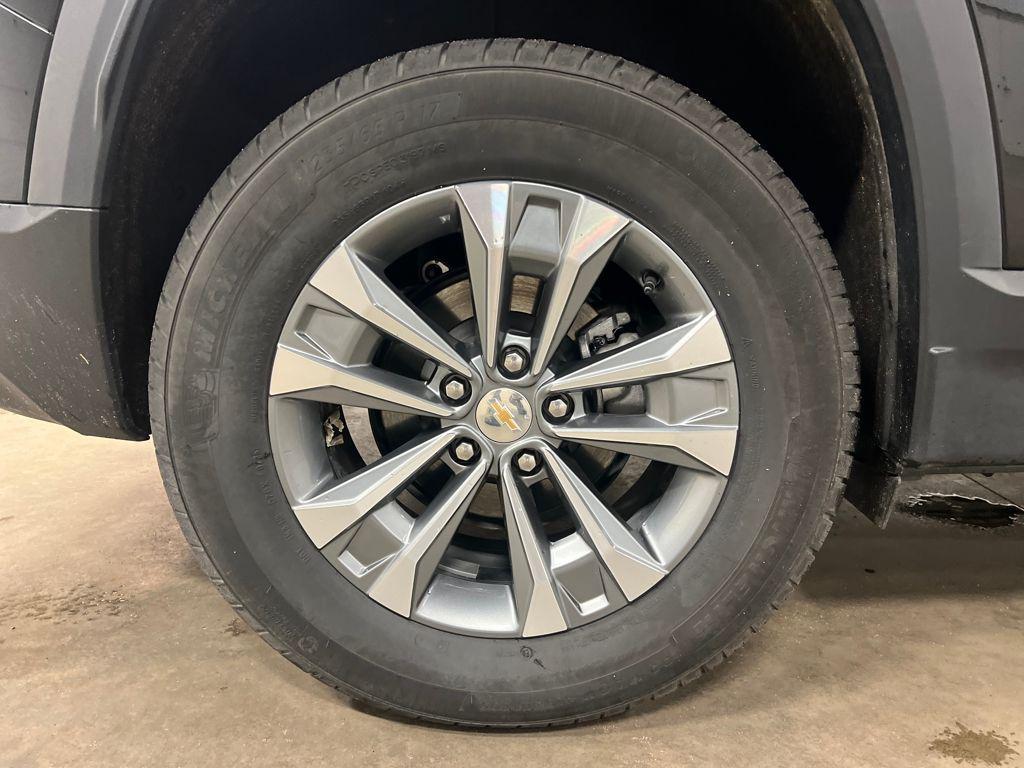 used 2025 Chevrolet Equinox car, priced at $26,980