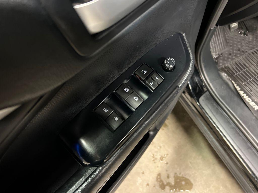 used 2018 Toyota Highlander car, priced at $21,980