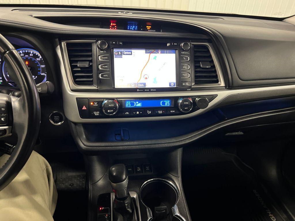 used 2018 Toyota Highlander car, priced at $21,980