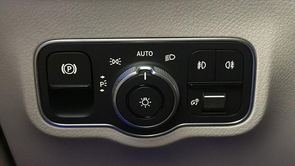 new 2026 Mercedes-Benz GLB 250 car, priced at $53,005