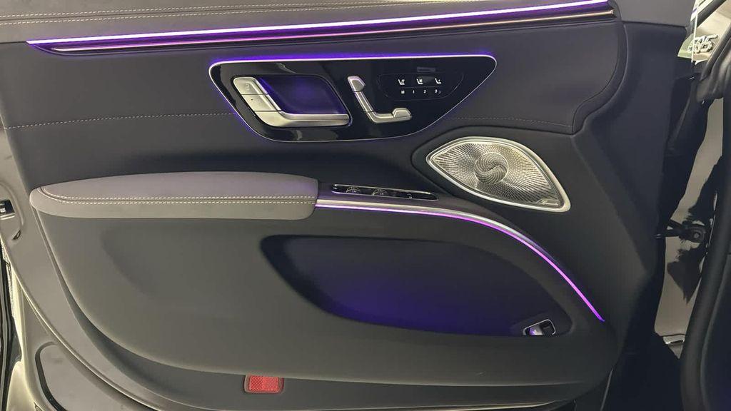 new 2025 Mercedes-Benz EQS 450 car, priced at $106,917
