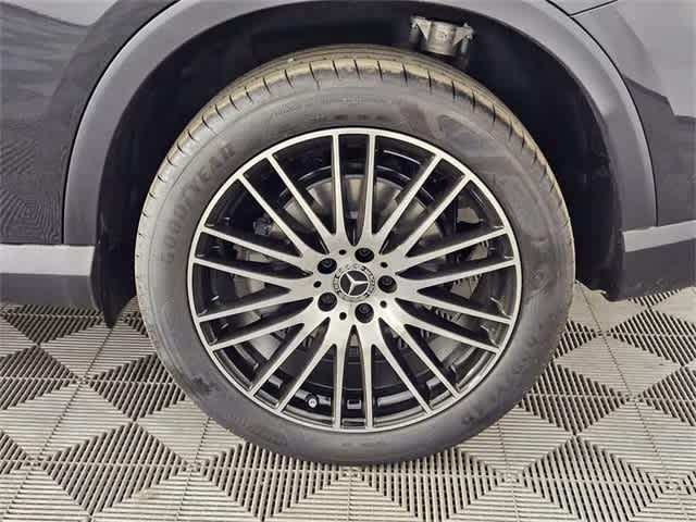 used 2025 Mercedes-Benz GLC 300 car