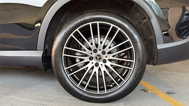 used 2025 Mercedes-Benz GLC 300 car