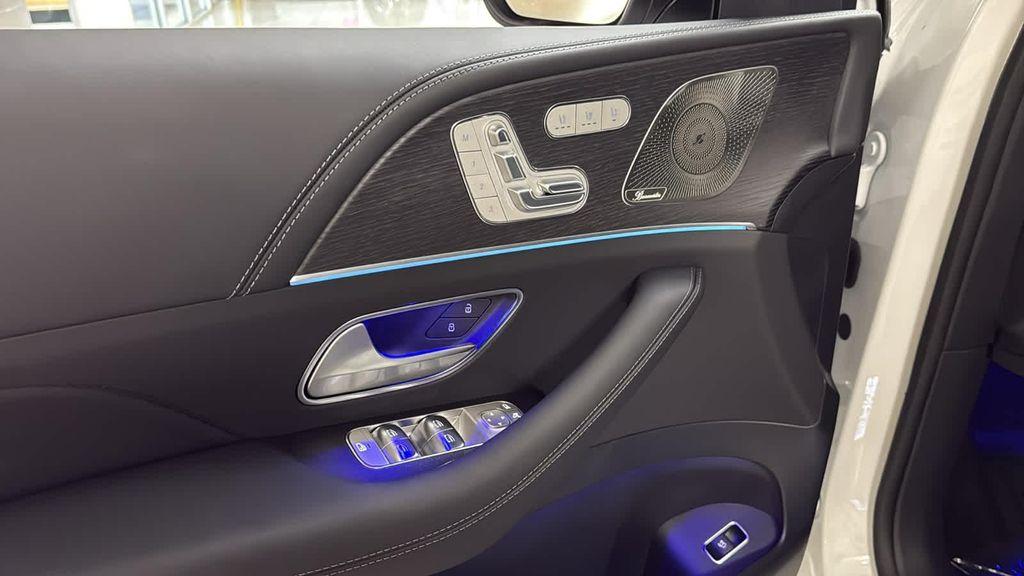 new 2025 Mercedes-Benz AMG GLS 63 car, priced at $148,041