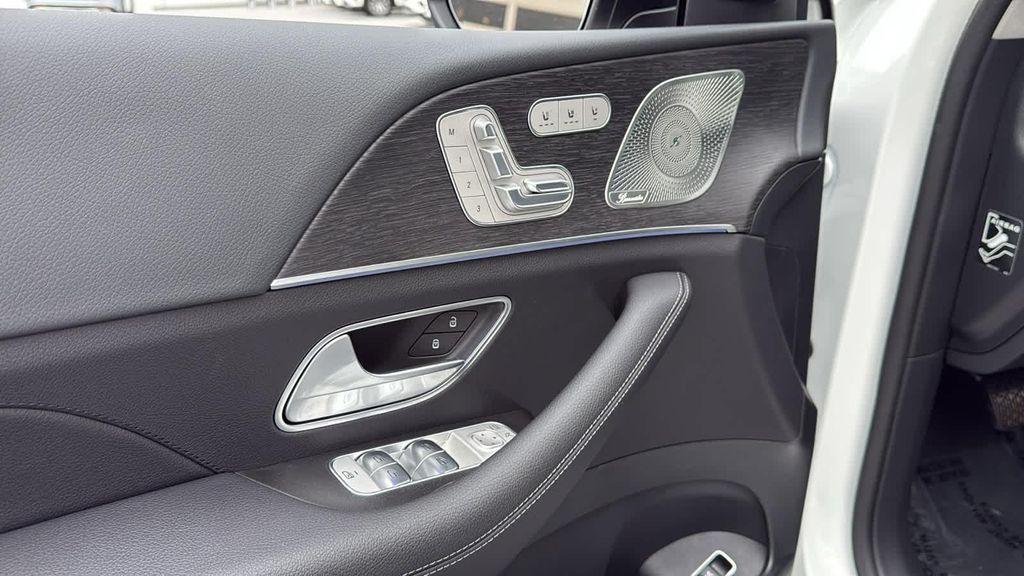 new 2026 Mercedes-Benz GLE 450 car, priced at $84,550