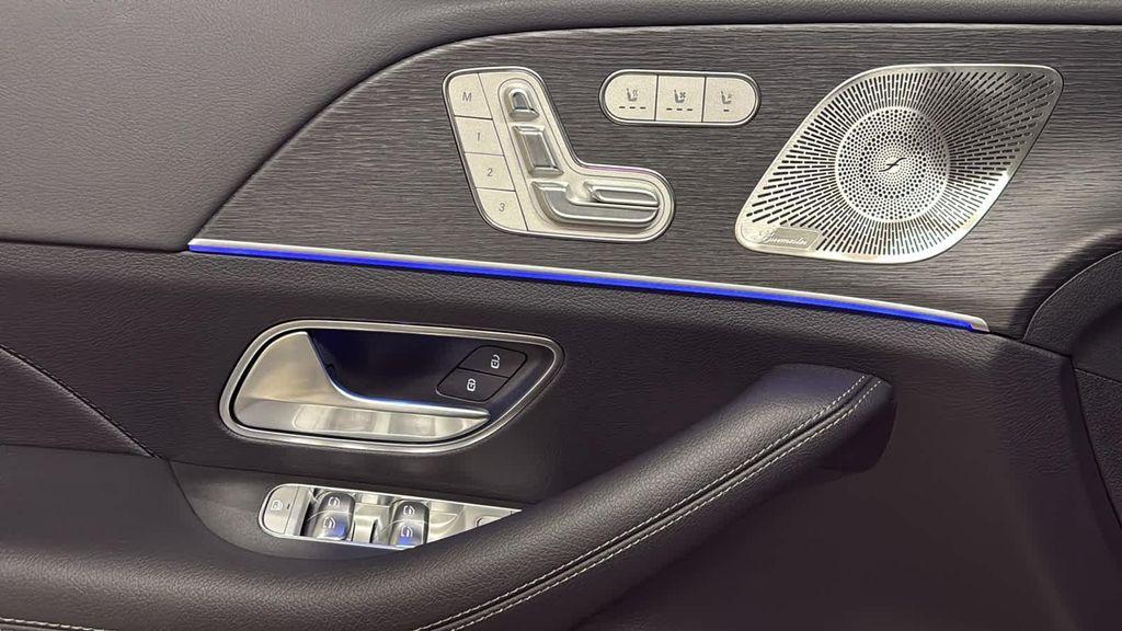 new 2025 Mercedes-Benz GLS 450 car, priced at $94,175