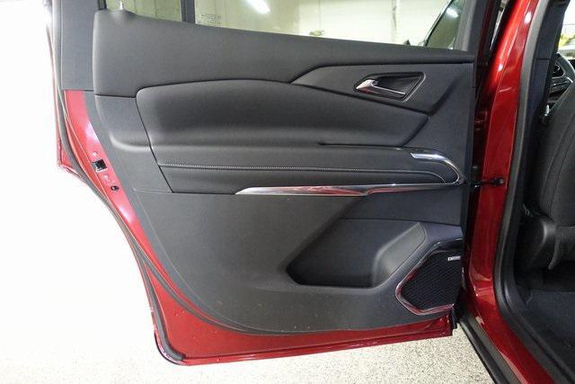 used 2025 Chevrolet Traverse car, priced at $38,500